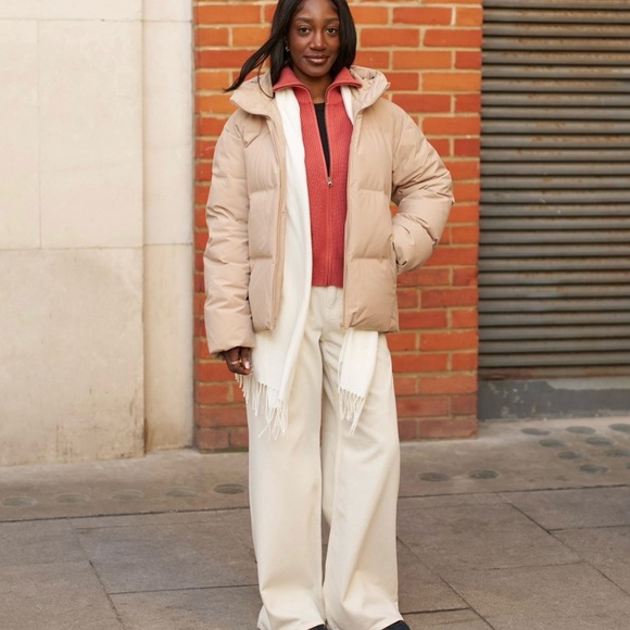 Uniqlo - 2024 Seamless Down Parka - 31 Beige Color - Size S - ID 469896 - NWT - Picture 10 of 12